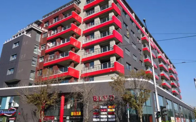 Апартаменты Madrid Apartments Cherkovna вид на фасад