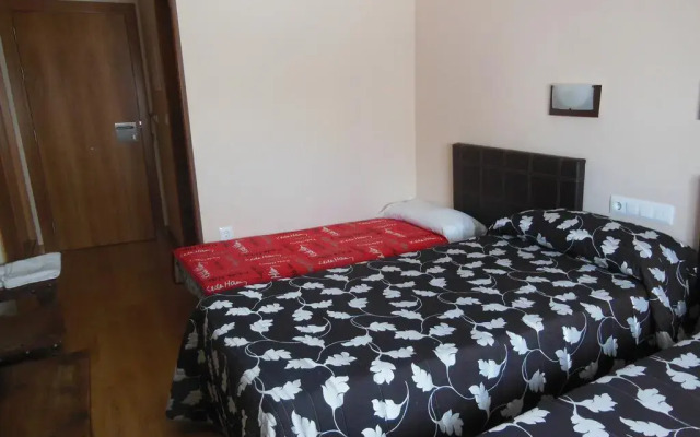 Отель Hostal La Perdiz комната для гостей