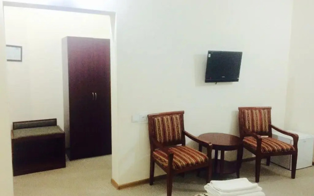 Shoxtut Hotel