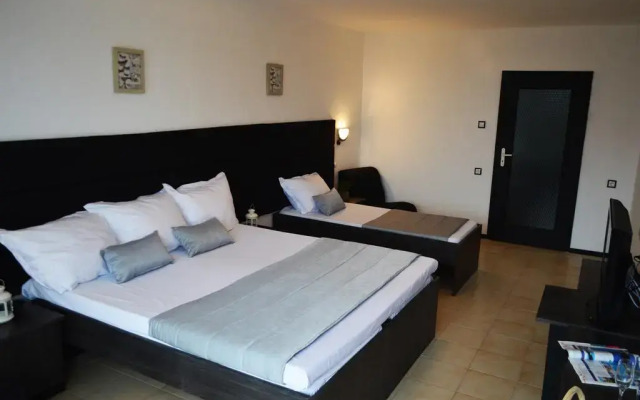 Отель Royal Bay Resort All Inclusive Балчик комната для гостей