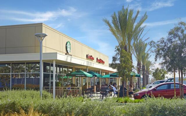 Courtyard by Marriott Long Beach Airport 1