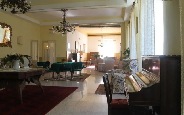 Hotel Croce Di Savoia In Reggello Italy From None Photos - 