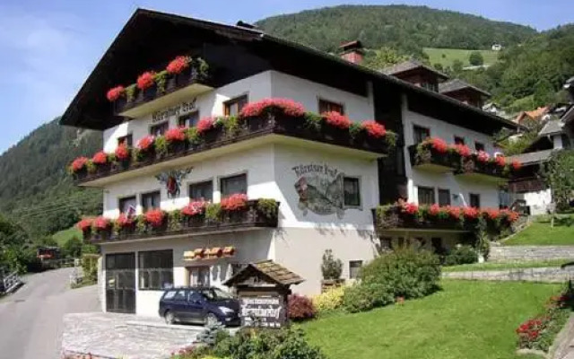 Отель Frühstückspension Kärntnerhof вид на фасад