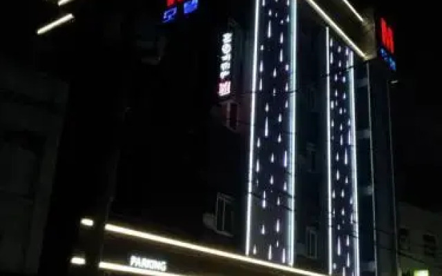 Отель M Motel вид на фасад