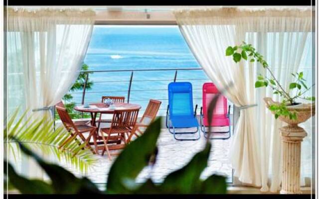 Odessa Villa 2 Mini Hotel балкон