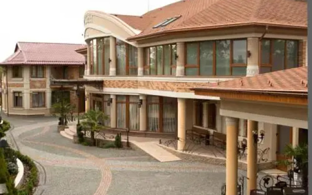 Charda Hotel вид на фасад