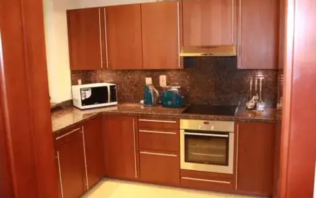 Отель Palm Jumeirah Shoreline Residences в номере