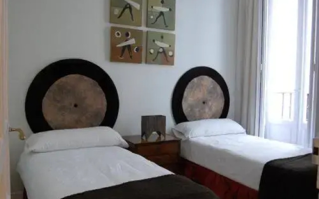 Отель Apartamentos Blume Conde Aranda комната для гостей