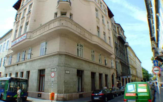 Boomerang Hostel and Apartments вид на фасад