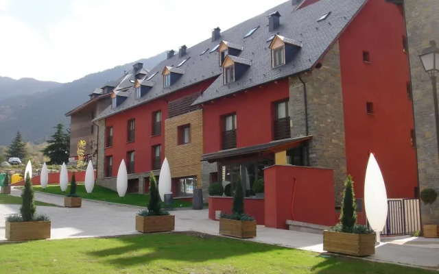 Hotel Vita Vielha вид на фасад