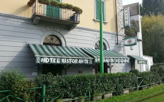 Hotel Sicilia вид на фасад
