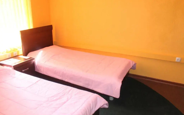Отель Travelers Hostel Армения, Ереван - отзывы, цены и фото номеров - забронировать отель Travelers Hostel онлайн комната для гостей