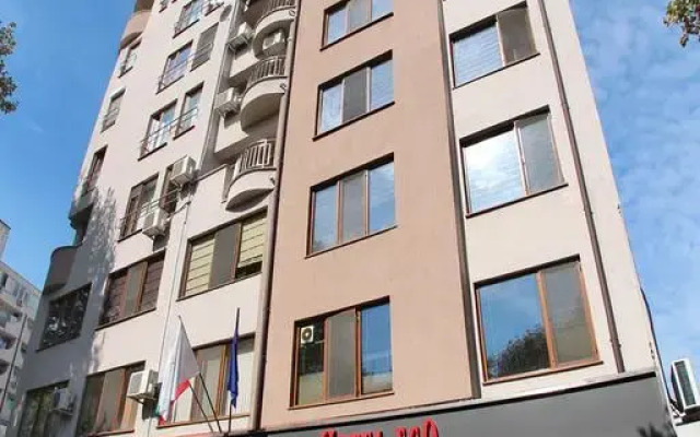 Отель Его вид на фасад