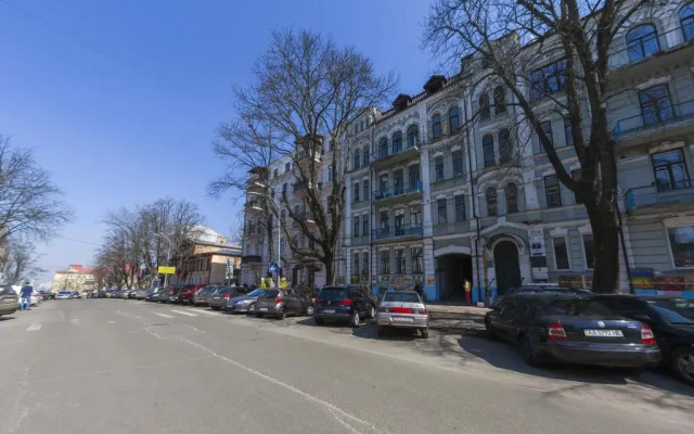 Гостиница BestKievApartment на Площади Независимости парковка