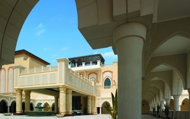 Shangri-La Hotel Apartments Qaryat Al Beri 2