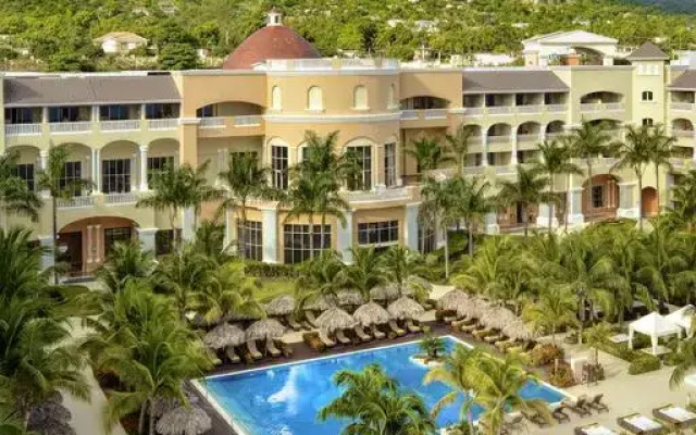 Отель Iberostar Grand Rose Hall вид на фасад