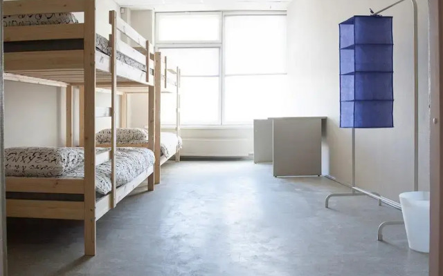 Den i Noch Hostel Екатеринбург комната для гостей