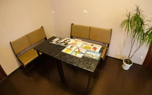 Гостиница Hostel "Commune" / Commune Hostel в Казани - забронировать гостиницу Hostel "Commune" / Commune Hostel, цены и фото номеров Казань комната для гостей