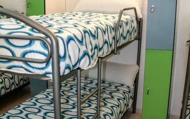 Mundaka Hostel & Sports Cafe комната для гостей