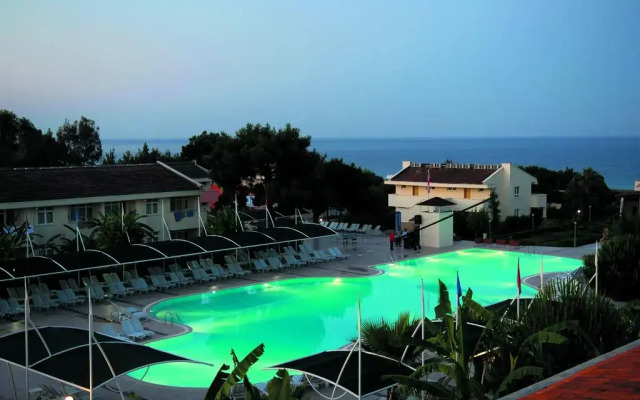 Отель Aska Costa Holiday Club - All Inclusive Ченгер бассейн