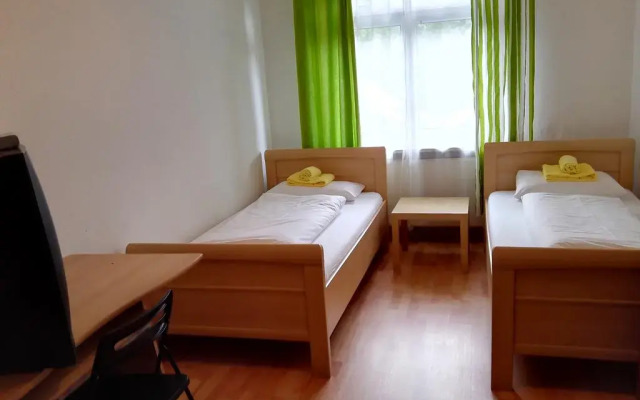 Отель Harsdörffer Apartment Германия, Нюрнберг - отзывы, цены и фото номеров - забронировать отель Harsdörffer Apartment онлайн комната для гостей
