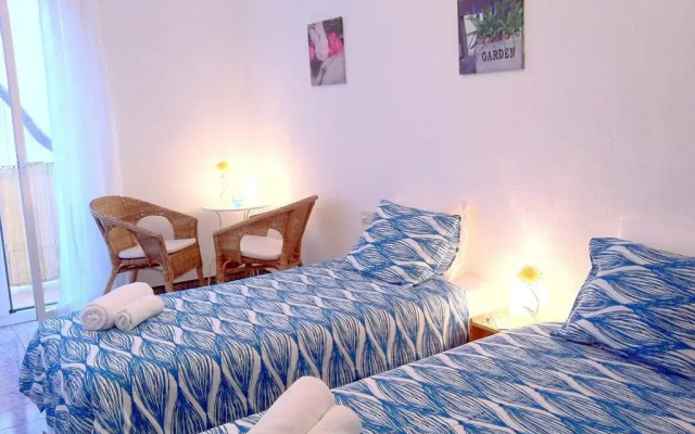 Отель Enzo B&B Montjuic комната для гостей