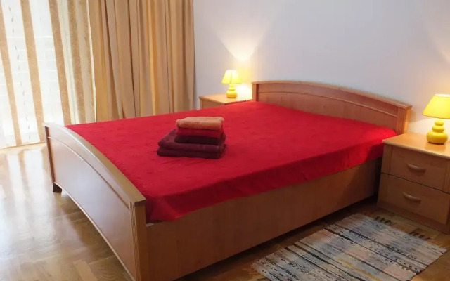Апартаменты Monterus Bečići Apartments комната для гостей
