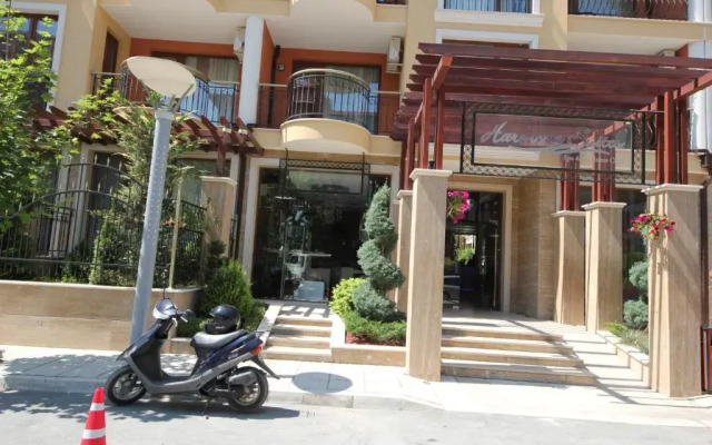 Апартаменты Menada Harmony Suites Apartment Солнечный берег вид на фасад