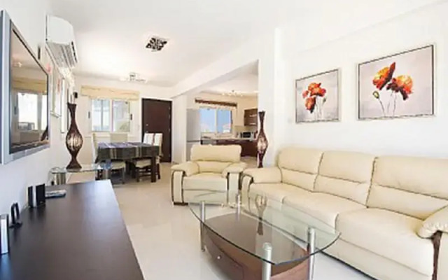 Отель 28 Athena Beach Villa комната для гостей
