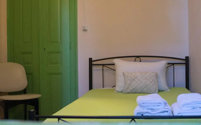 Апартаменты Antisthenes Apartments комната для гостей