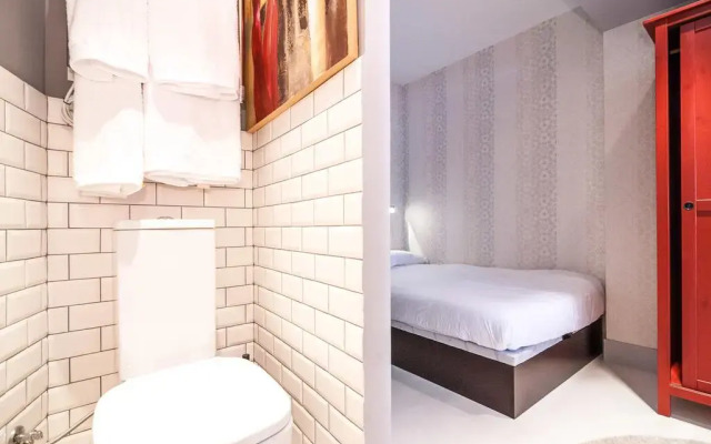 Отель Chic Rentals Chueca- Calle Farmacia комната для гостей