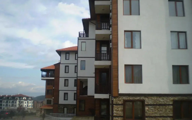 Апартаменты Marks' Apartment in Bansko вид на фасад