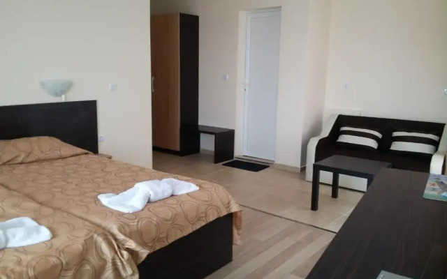 Отель Kozarov Family Hotel Болгария, Свети Влас - отзывы, цены и фото номеров - забронировать отель Kozarov Family Hotel онлайн комната для гостей