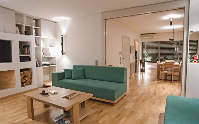 Отель Hidesign Luxury Tube Apt in Kolonaki комната для гостей