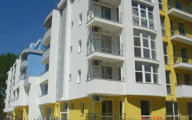 Апартаменты Sofia Apartments In Sunny Residence Солнечный берег вид на фасад