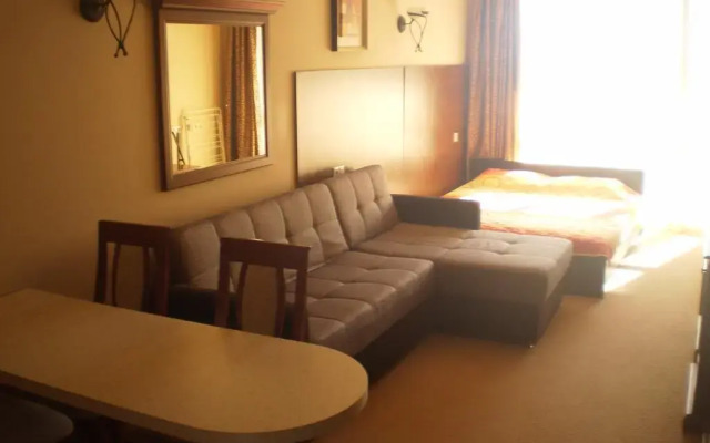 Отель Private Studios in an Aparthotel Болгария, Поморие - отзывы, цены и фото номеров - забронировать отель Private Studios in an Aparthotel онлайн комната для гостей