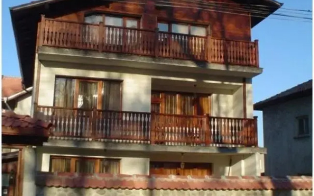 Отель House Vera вид на фасад