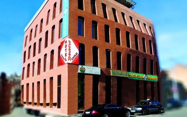 Hotel Tourist Tbilisi вид на фасад