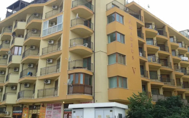 Апартаменты Apartment Amadeus 5