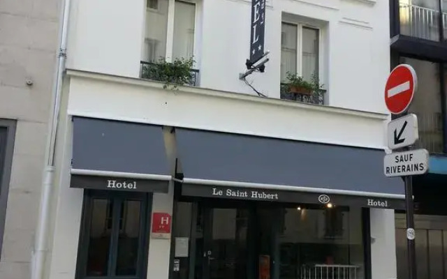 Отель Hôtel Saint-Hubert вид на фасад