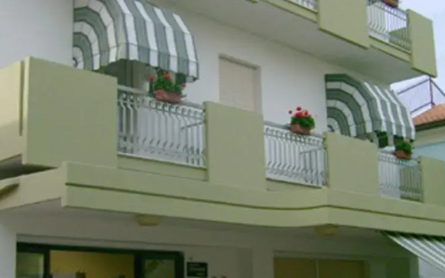 Hotel Carmen Viserba вид на фасад