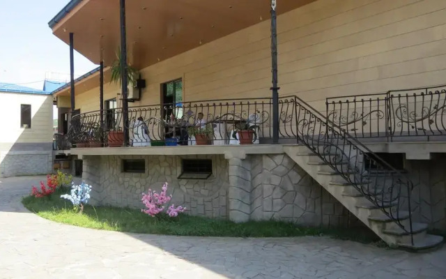 Prince Hotel Kapan вид на фасад
