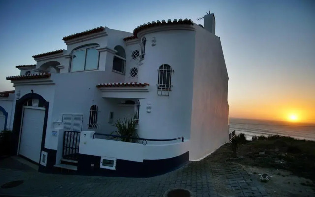 Отель Blue Star Ericeira вид на фасад