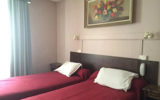 Отель Hôtel Stanislas комната для гостей