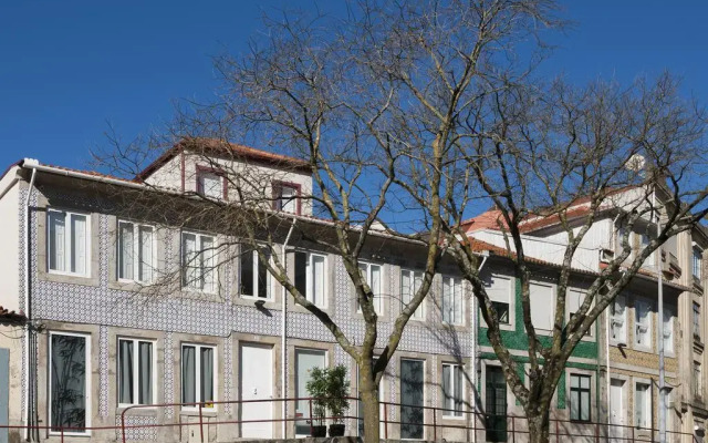 Отель Fine Arts Guesthouse вид на фасад
