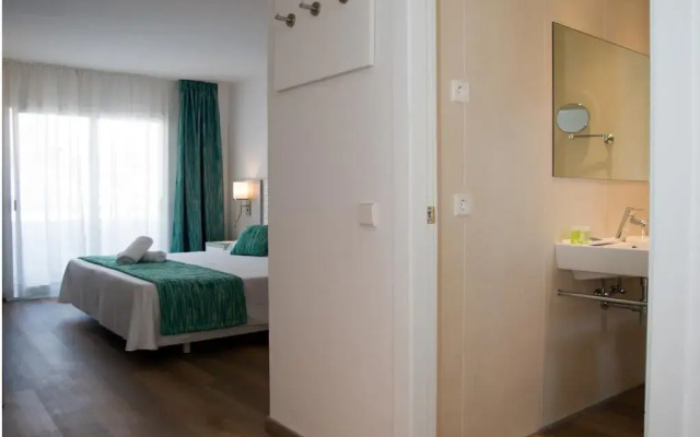 Отель Aparthotel Diamant комната для гостей