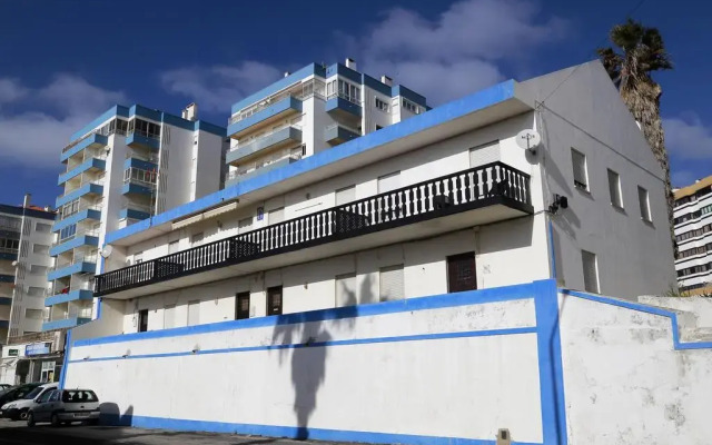 Ericeira In Love Hostel вид на фасад