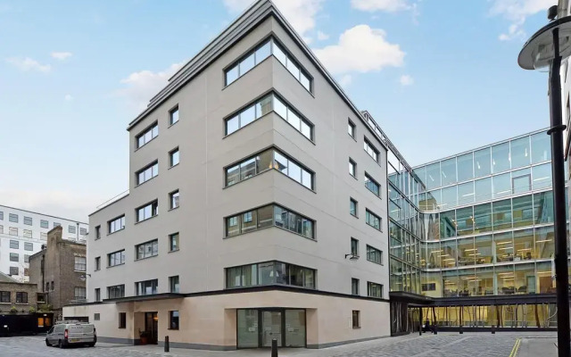 Отель The St. James Residences вид на фасад