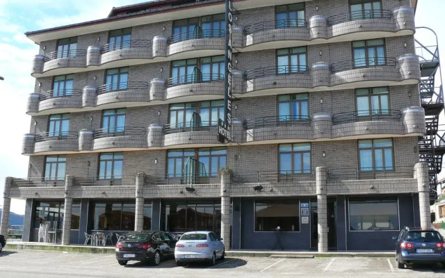 Hotel Sercotel Los Ángeles вид на фасад