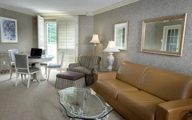 Отель Château Vaudreuil Hôtel & Suites Канада, Монреаль - отзывы, цены и фото номеров - забронировать отель Château Vaudreuil Hôtel & Suites онлайн комната для гостей